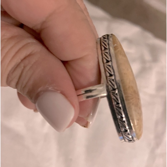 Silver 925, with stone , size 9 - Picture 1 of 7